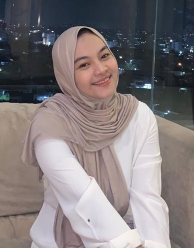 Nadhira